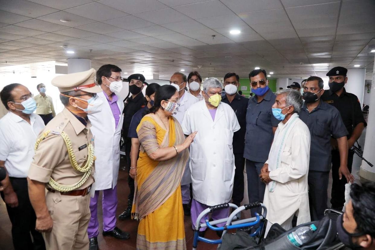 Governor inspects simulation lab in AIIMS