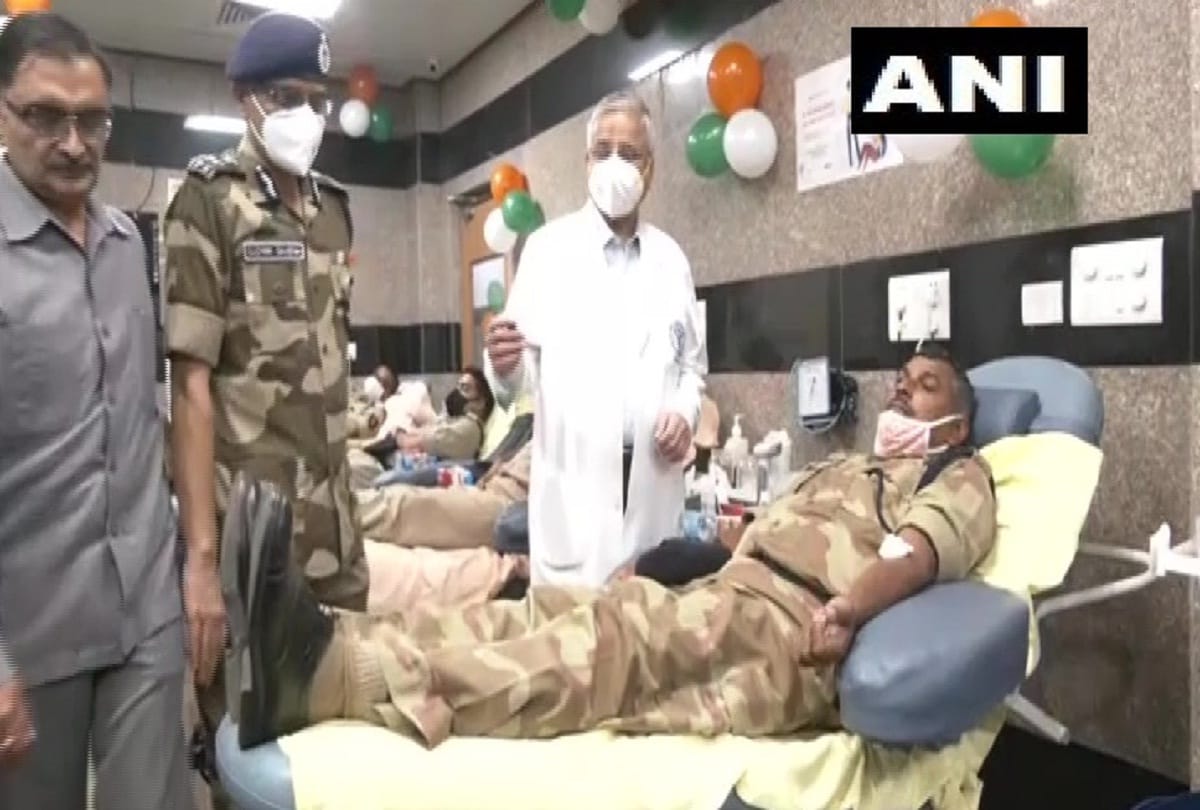 AIIMS Director Randeep Guleria inaugurated blood donation camp by CISF to mark 75 years of India Independence