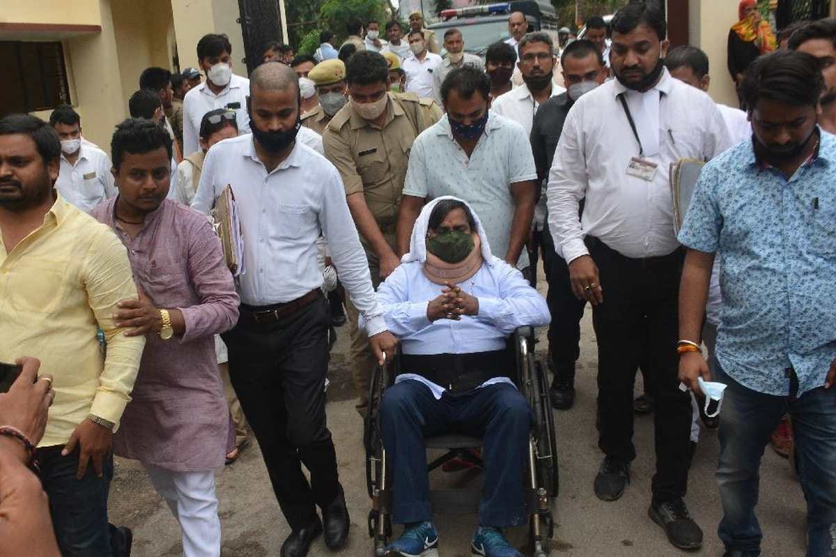 Former minister Gayatri Prajapati appeared in ACJM court in three year old case in varanasi