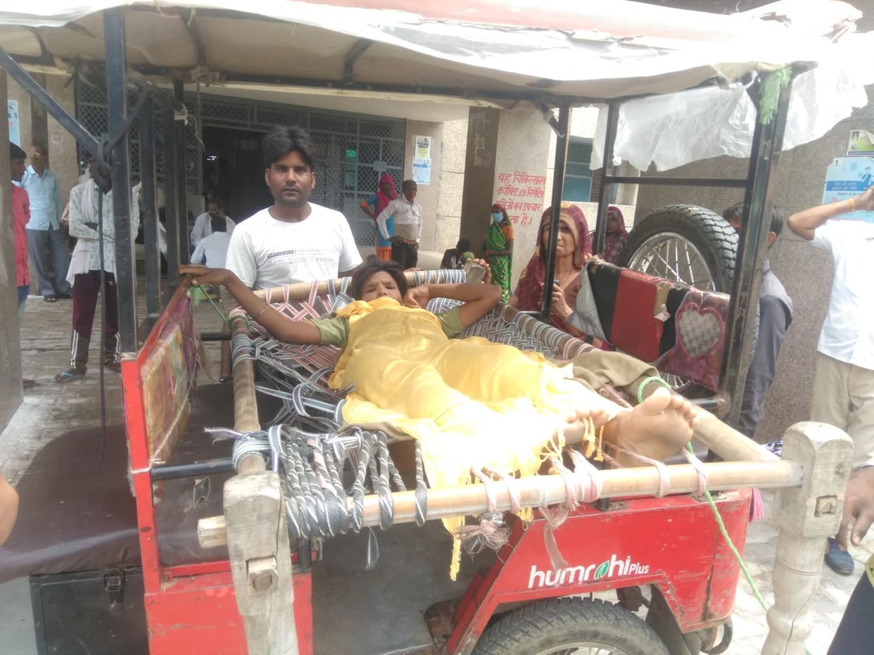 If the number of ambulance is not found, then put the cot on the e-rickshaw