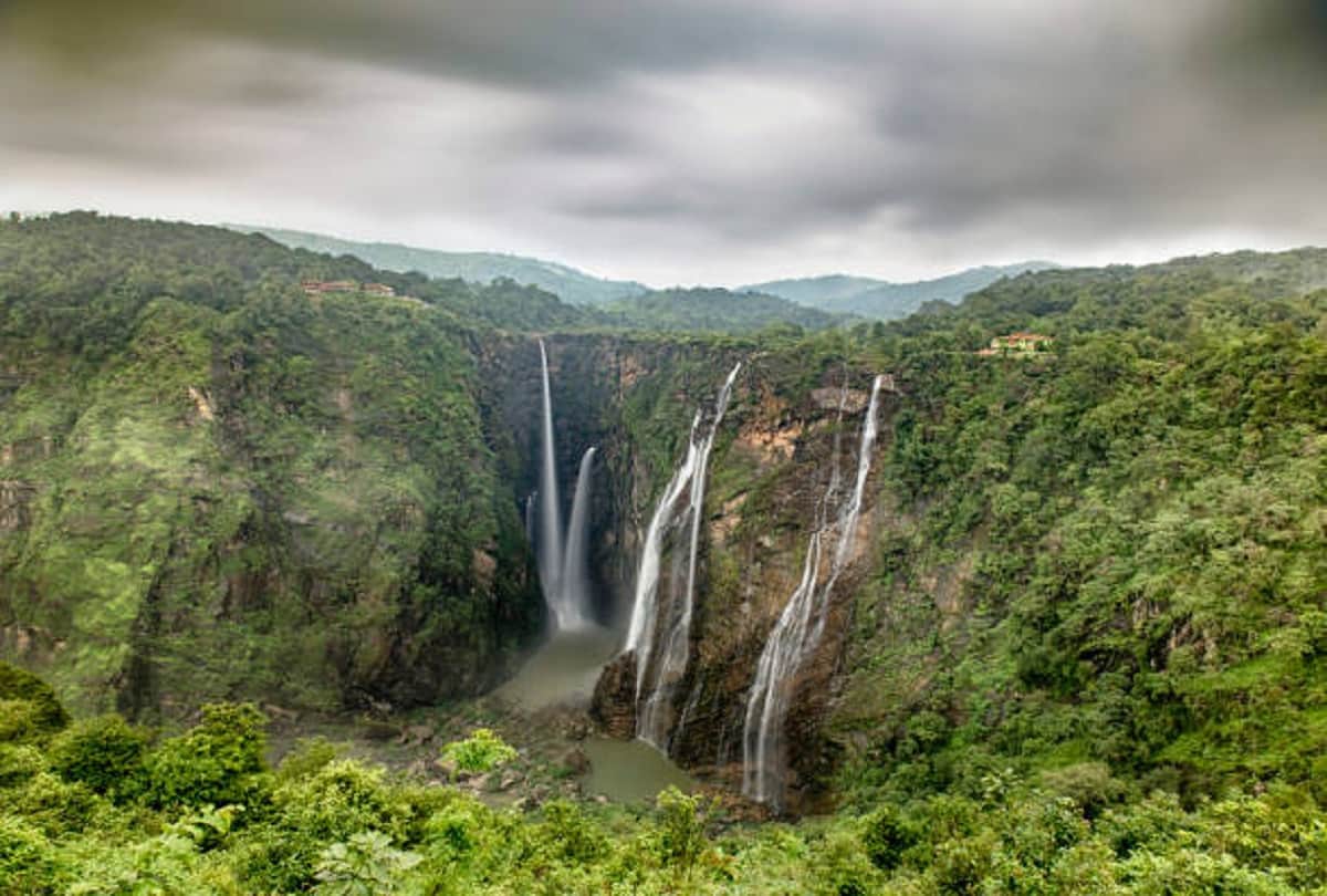 monsoon tourist places to visit in india in hindi