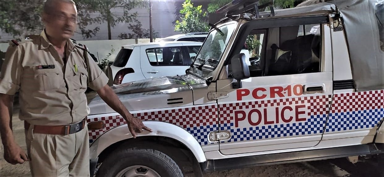 Stone pelting on police in Rajiv Colony, 9 soldiers injured, aerial firing in self-defense