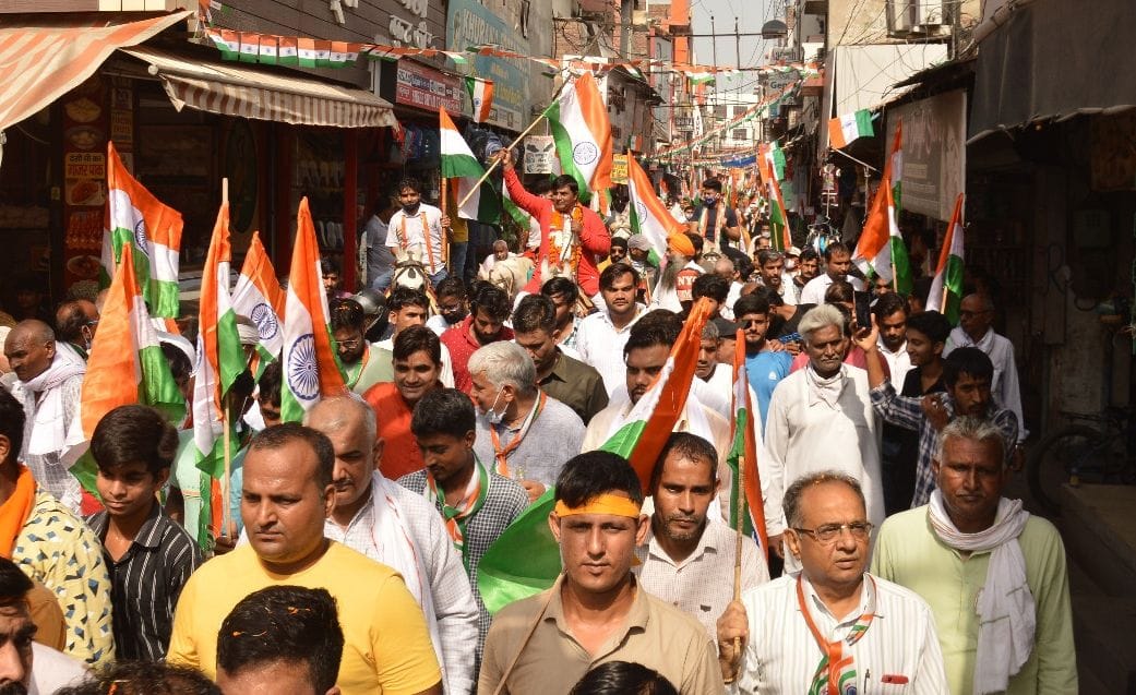 Tricolor yatra resonated with Bharat Mata's cheers, filled with patriotism