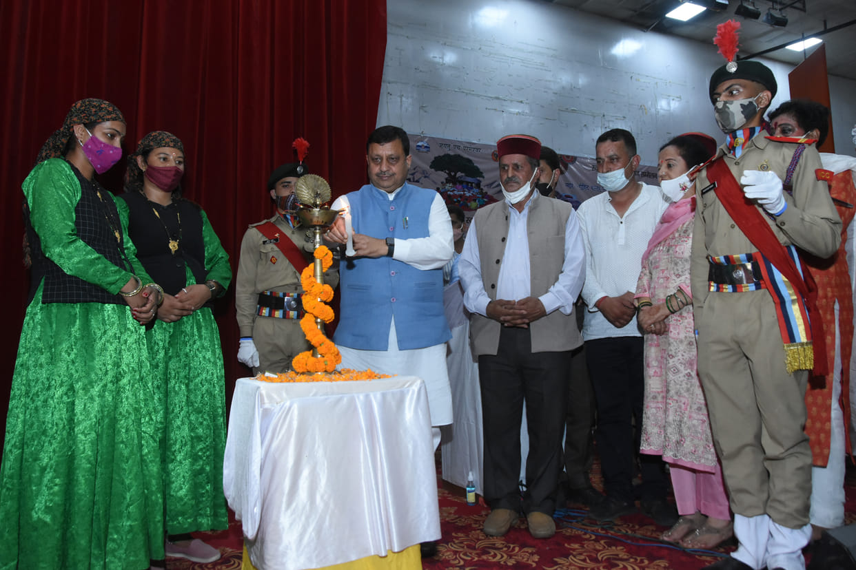 Public representatives should be aware for rural development: Kanwar, Swarna Jayanti Gram Swaraj Conference held in Rampur, Minister addressed public representatives