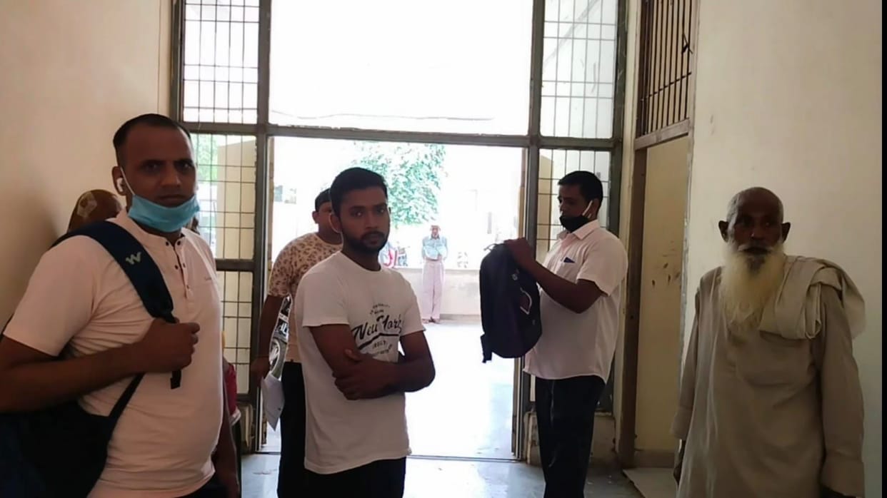 Uproar over not getting Tehsildar even after waiting for hours