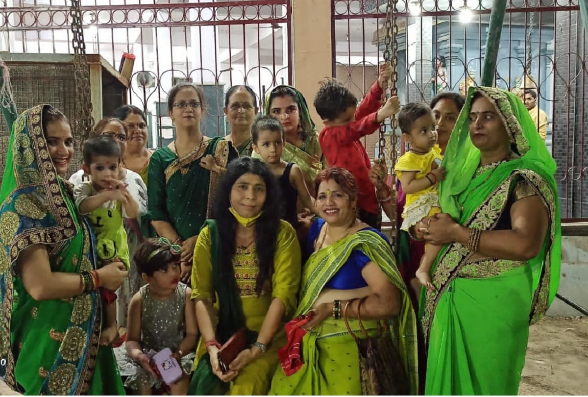 Hariyalo Sawan Ayo Re: Women celebrated Teej by singing and dancing, took carousels on the swing, children captivated their hearts, see photos