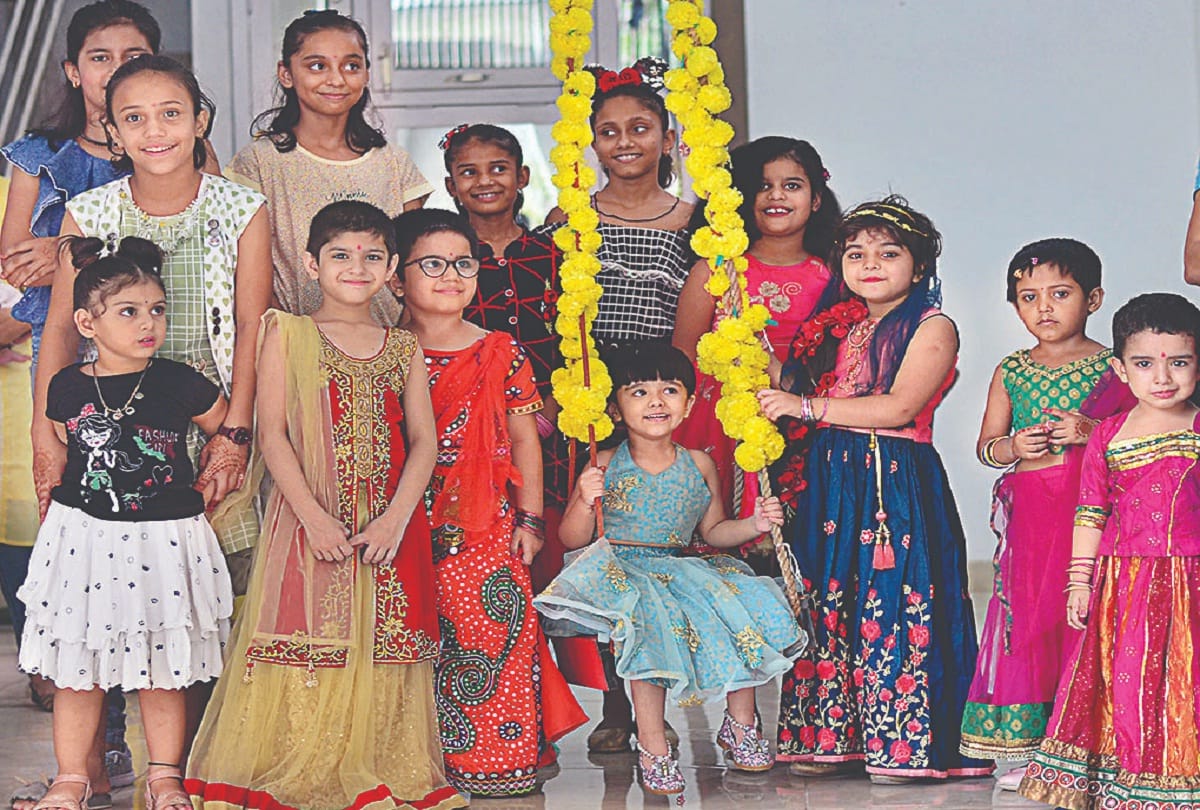 Hariyalo Sawan Ayo Re: Women celebrated Teej by singing and dancing, took carousels on the swing, children captivated their hearts, see photos