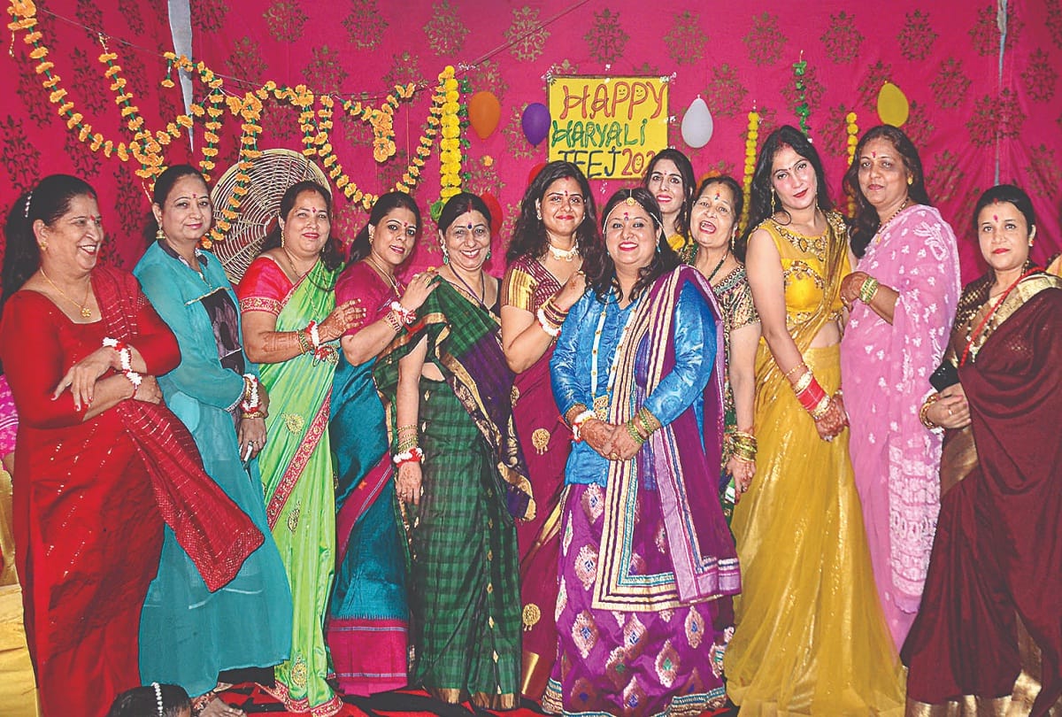 Hariyalo Sawan Ayo Re: Women celebrated Teej by singing and dancing, took carousels on the swing, children captivated their hearts, see photos