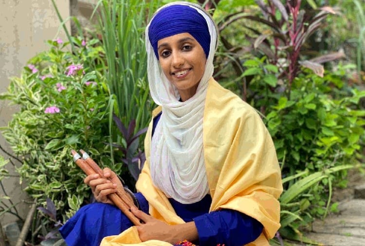 Mohali Anureet Pal Kaur became the world first female Alghoza music player