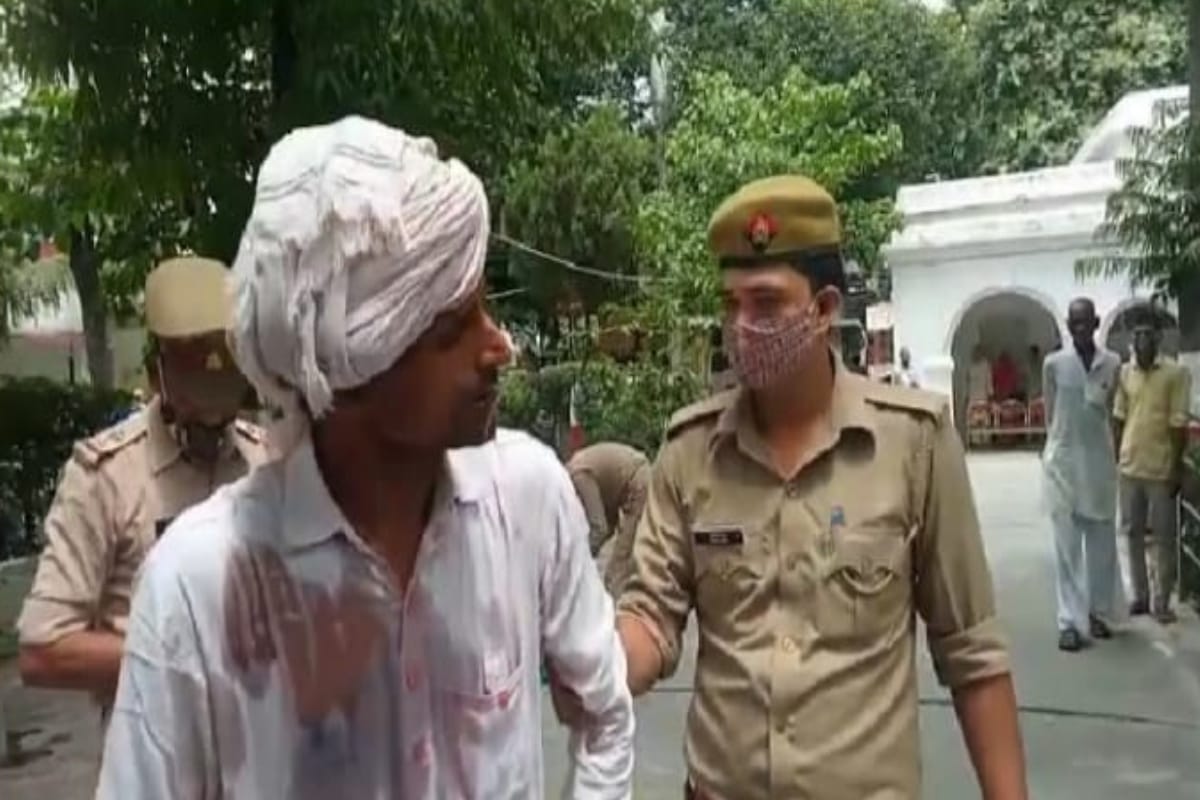Farmer attempts to suicide at DM office In Muzaffarnagar by eating poisonous substance