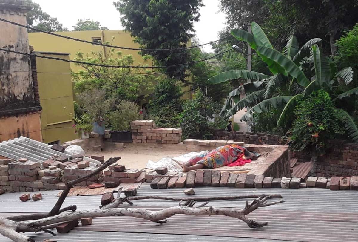 UP: Wife was beaten to death with a brick in Farrukhabad, acid was poured on her face and hands