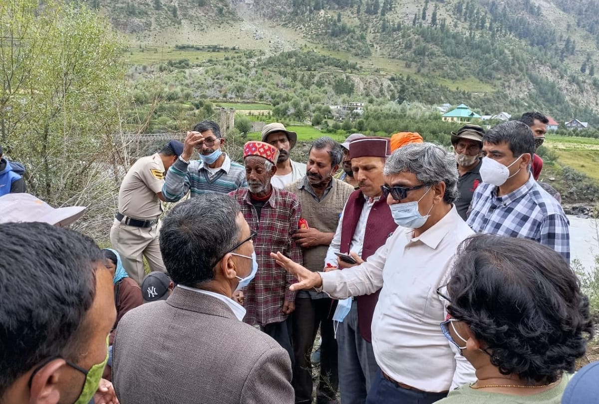 lahaul landslide: chief secretary ram subhag singh visited landslide hit area gave directions to officers