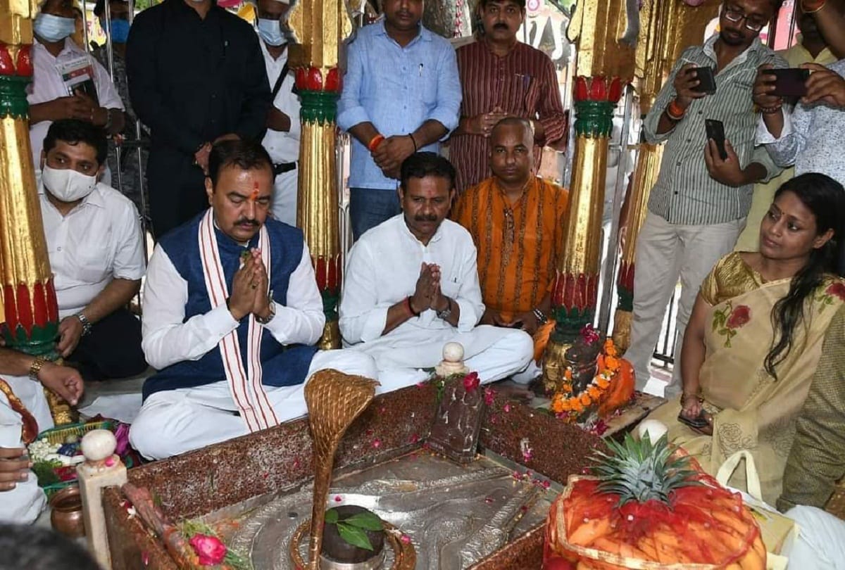Deputy CM Keshav Prasad Maurya offered prayers and Rudrabhishek at Mankameshwar temple