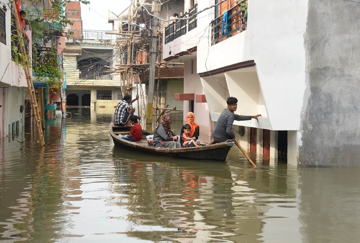 Flood in Prayagraj: Fall in water level of both rivers, but danger remains
