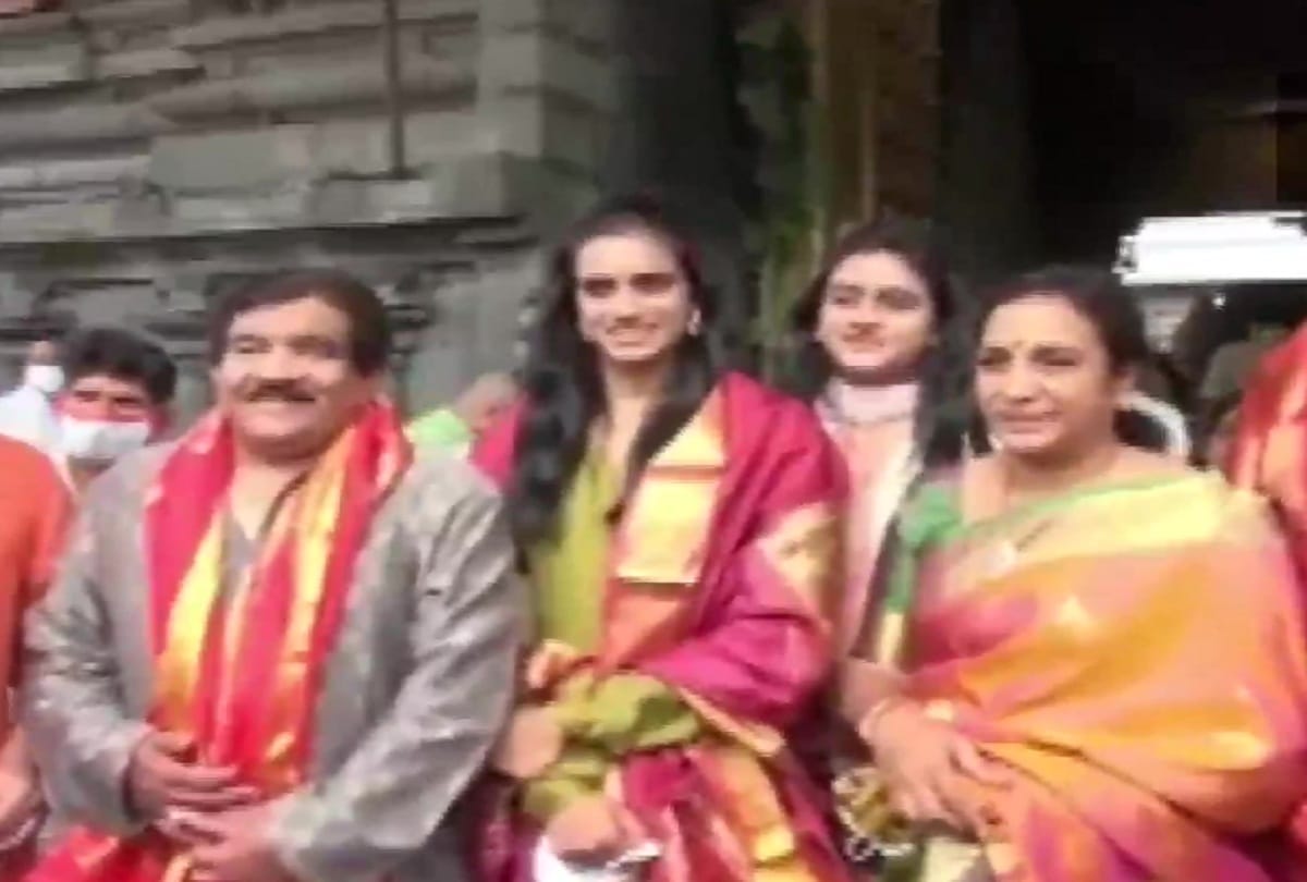 Tokyo Olympic medallist PV Sindhu offered prayers at Tirumala temple