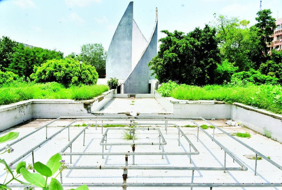 Shaheed Smarak Park Bad Condition Today