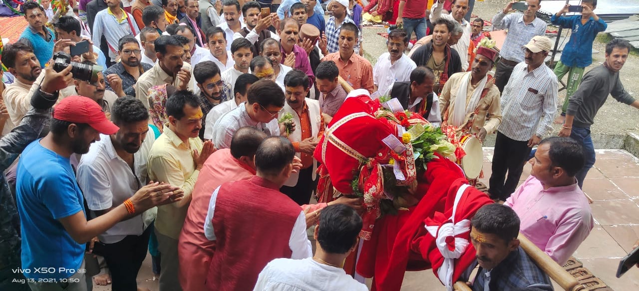 nag panchami 2021: fair is held every year in Sheshnag Devta temple of Uttarakhand