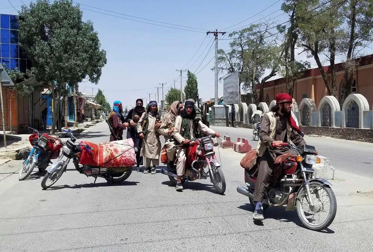 gunfiring at Kabul airport Afghanistan Taliban capture capital