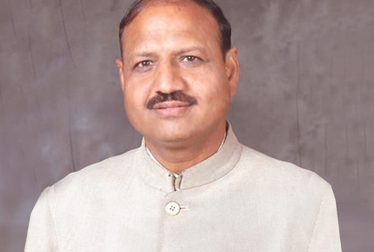 SC-ST commission chairman reviewed disposal of cases in saiddharthnagar