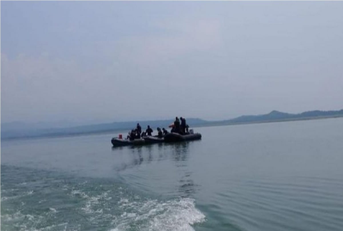 J&K: Operation underway in search of helicopter pilots who crashed into Ranjit Sagar Dam