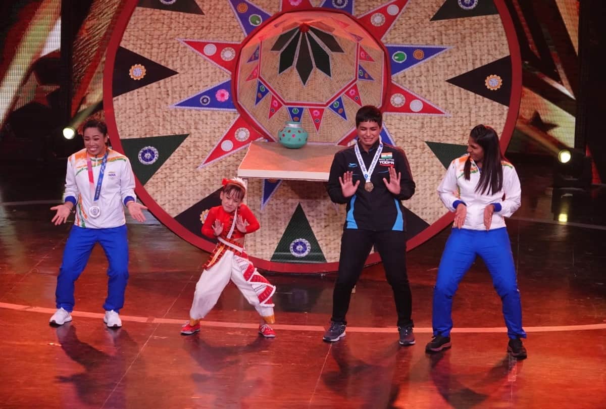 Mirabai Chanu Kapil Dev Madhuri Dixit celebrate 75th independence day on the sets of dance deewane