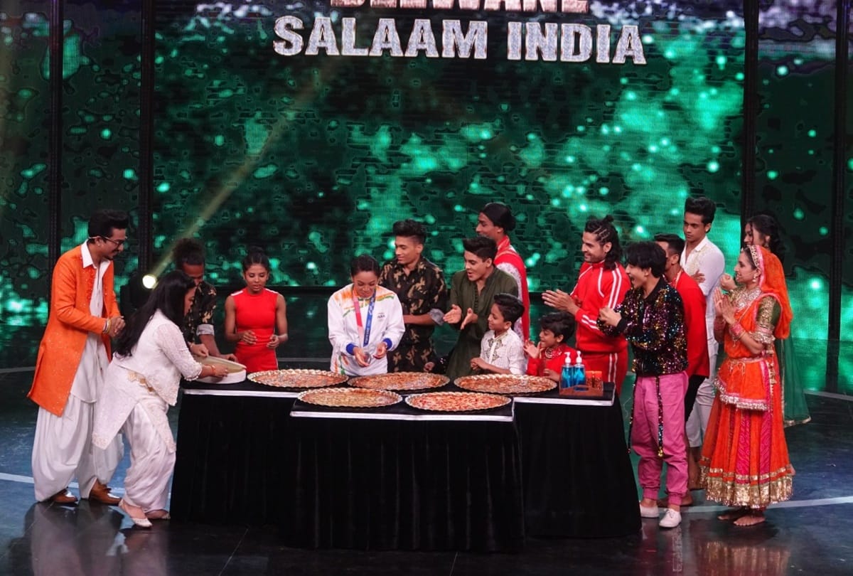 Mirabai Chanu Kapil Dev Madhuri Dixit celebrate 75th independence day on the sets of dance deewane