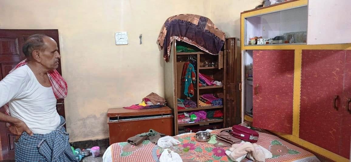 Hathras: Cash and jewelery worth lakhs stolen from retired administrative officer's closed house
