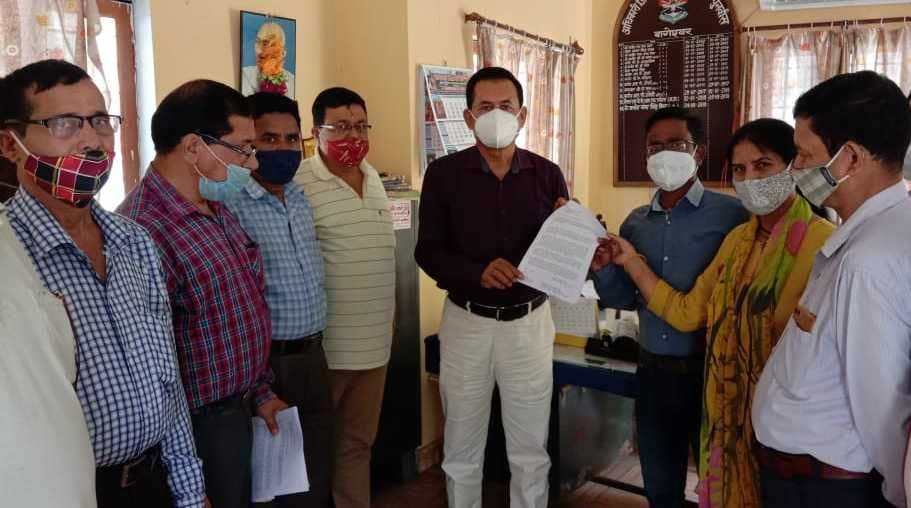 Upal contract workers warned of gradual hunger strike