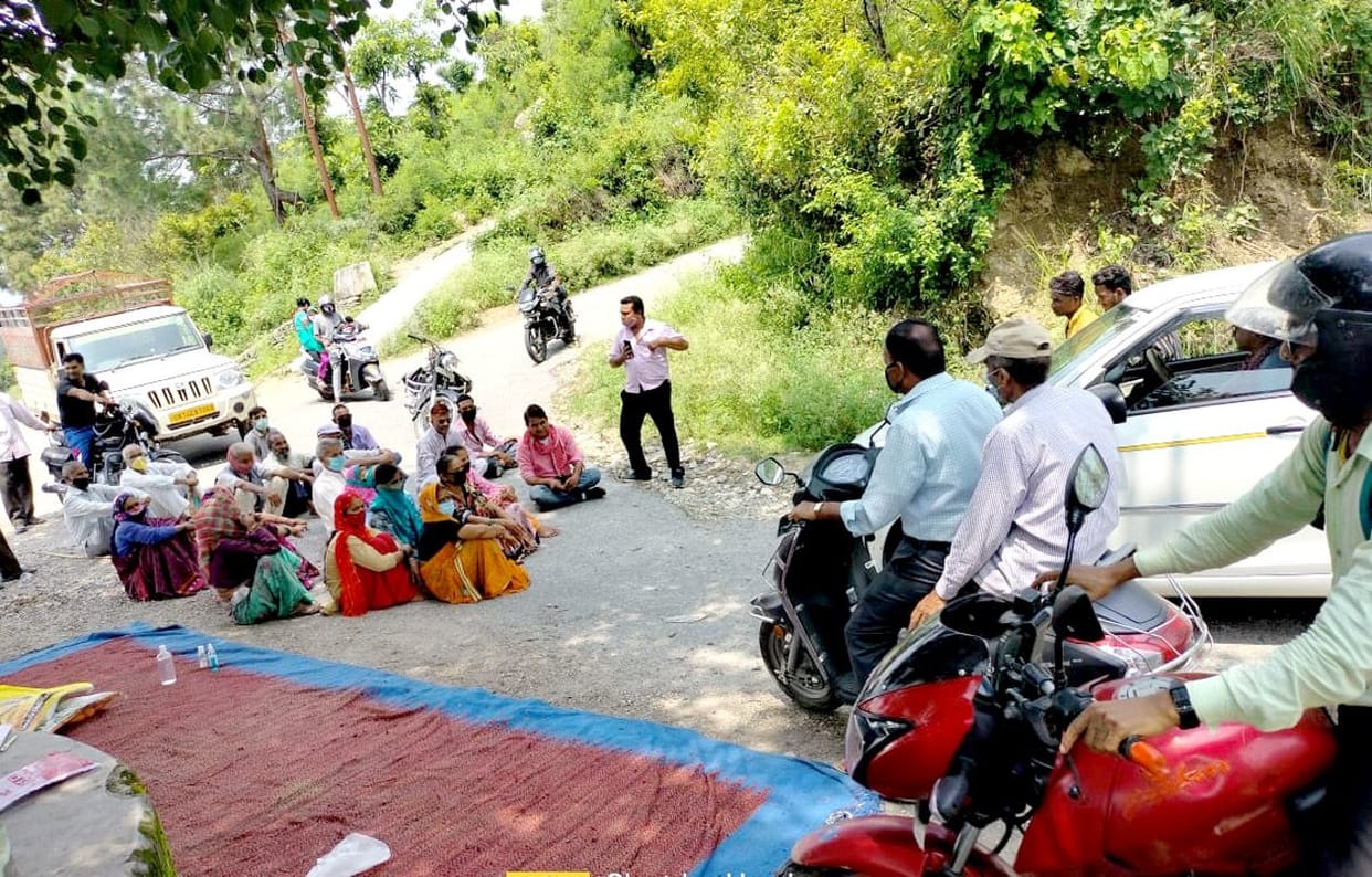 Villagers jammed when talks failed
