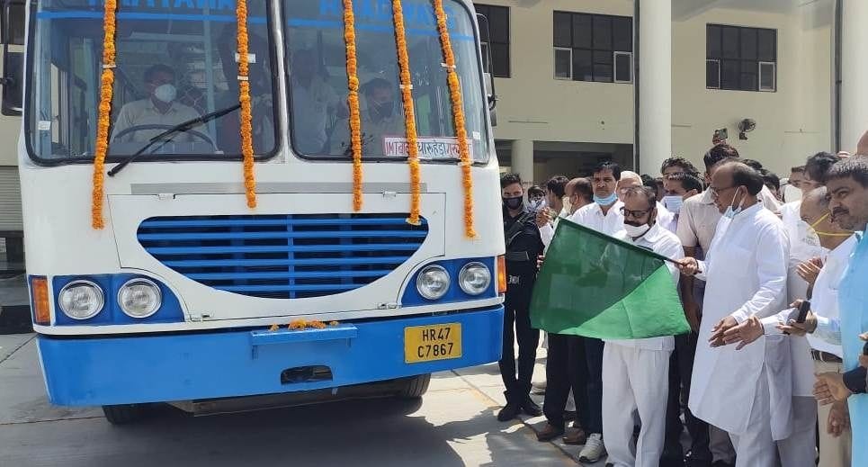 Cooperation Minister flagged off the bus from Bawal to Gurugam