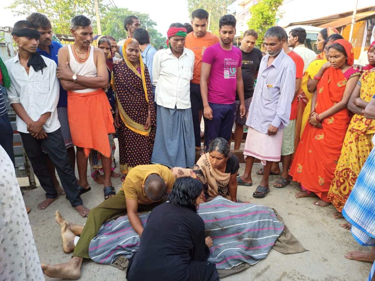 Chandauli UP Murder News: welding repairman murder hit by head hands and feet broke in chandauli
