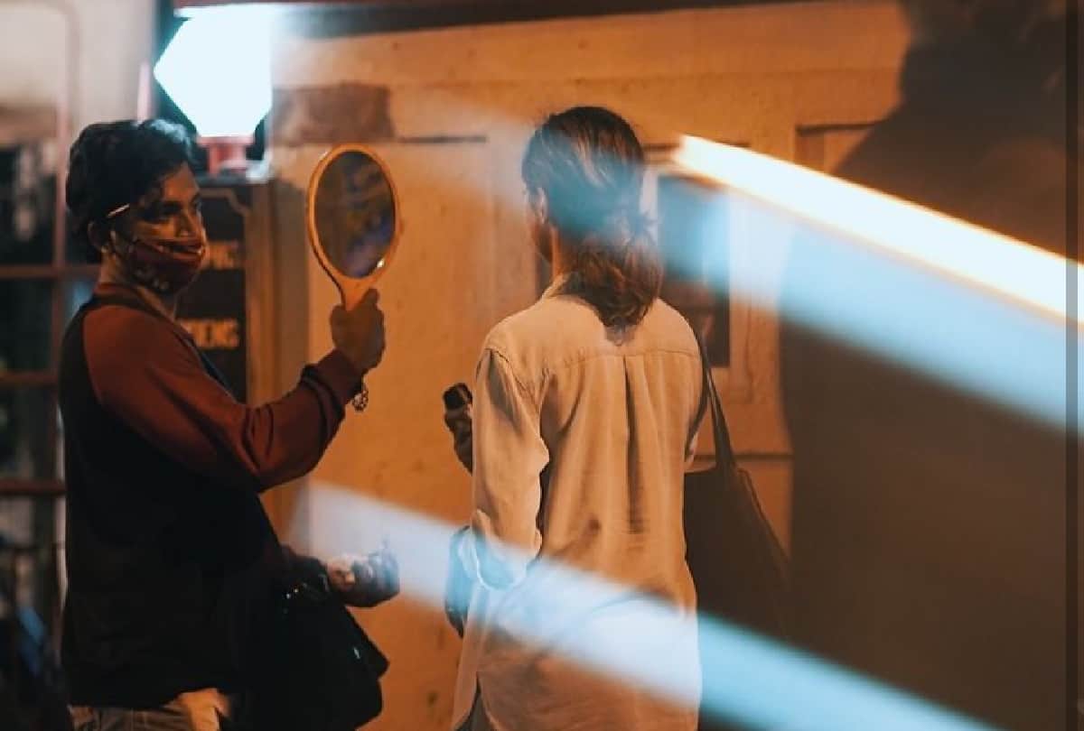 Deepika Padukone shares pictures with co stars while shooting for her upcoming film with Shakun Batra co stars get emotional after seeing this