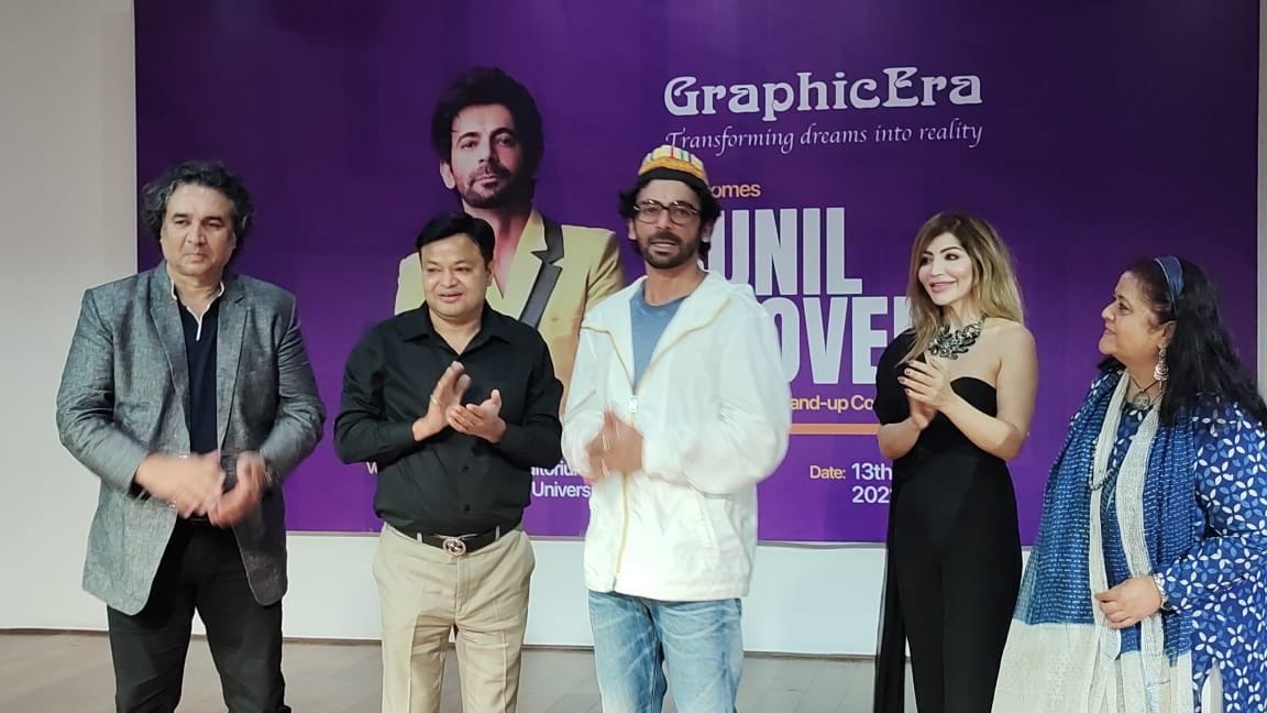 Sunil Grover tickles the students, also gives success mantras