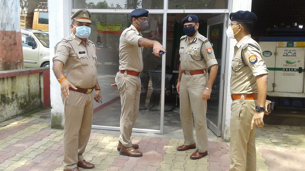 Problems of the complainants should be resolved soon: Rajiv