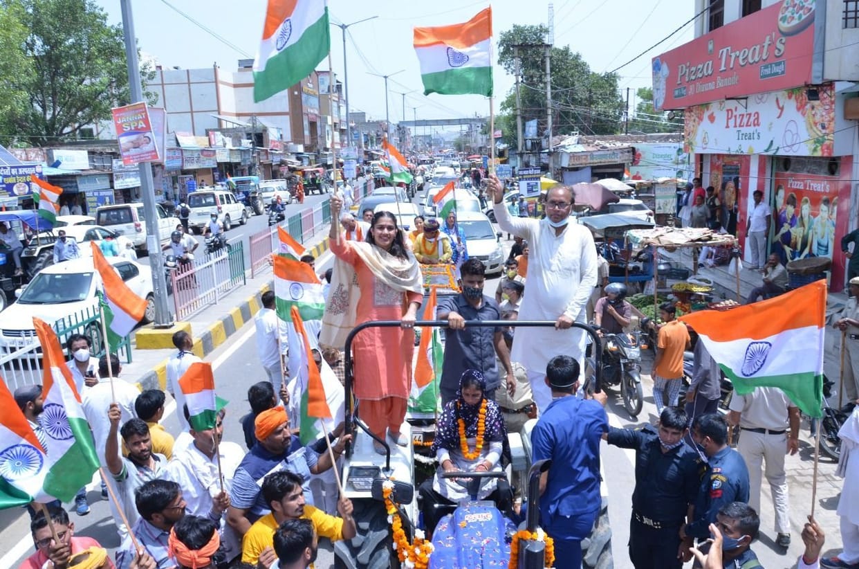 The watchman did not open the gate of the Rose Garden, BJP workers involved in the tricolor yatra broke the lock and entered