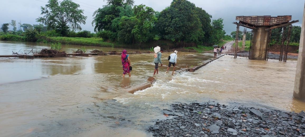 shabby bridge, accident threat