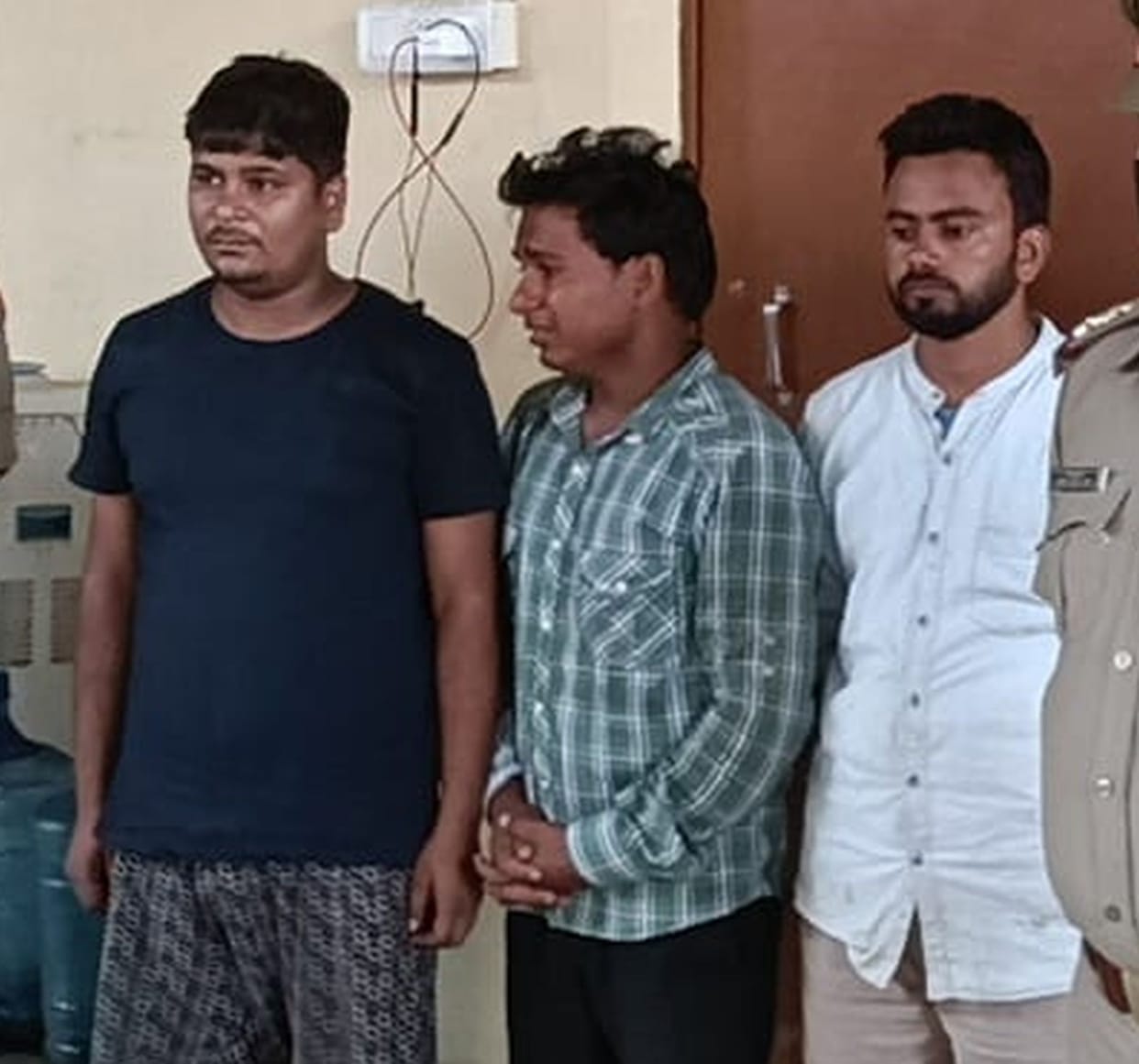 Report on three for making Aadhar card in a fake way