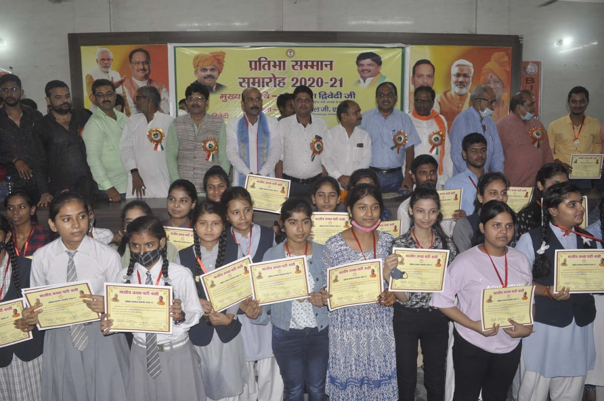 Meritorious honored on the eve of Independence Day