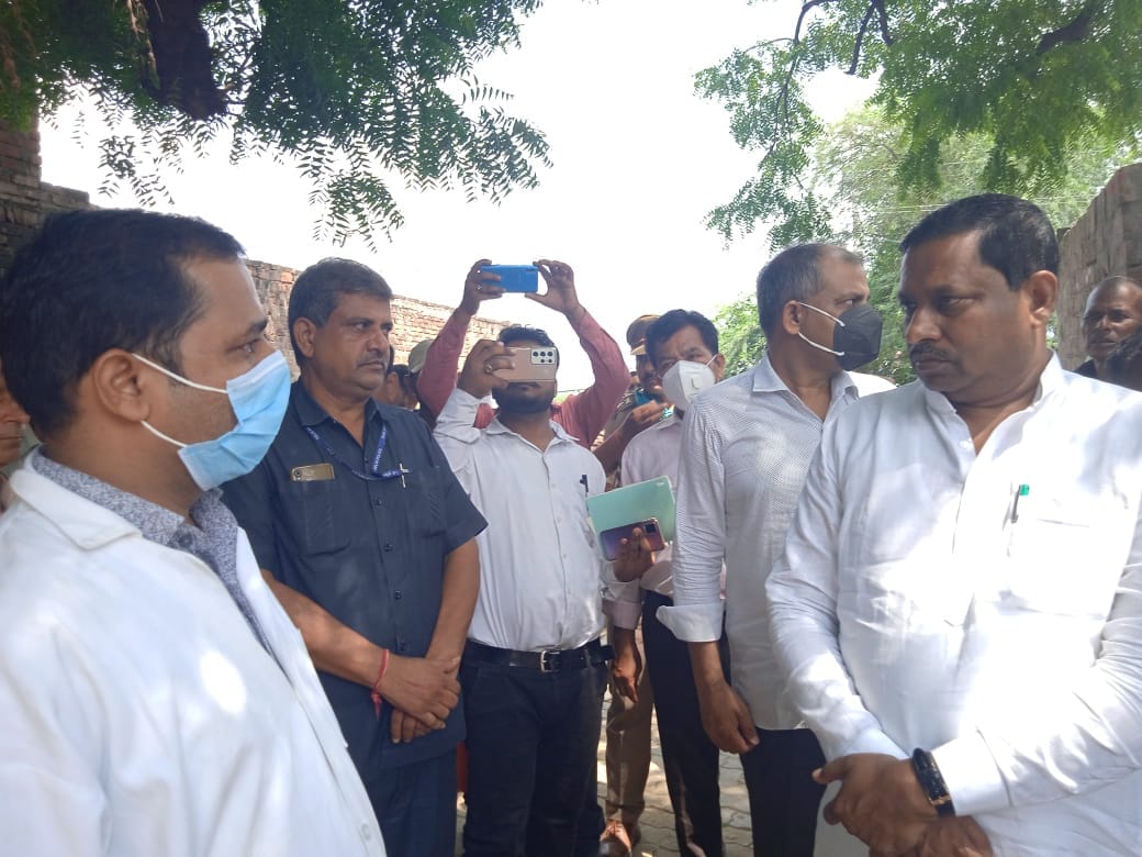 mp goes in flood effected villages