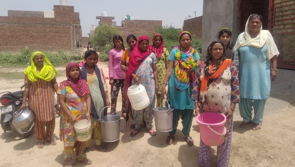 Due to the scarcity of water in Rupnagar, the residents of the ward expressed their anger by shouting slogans