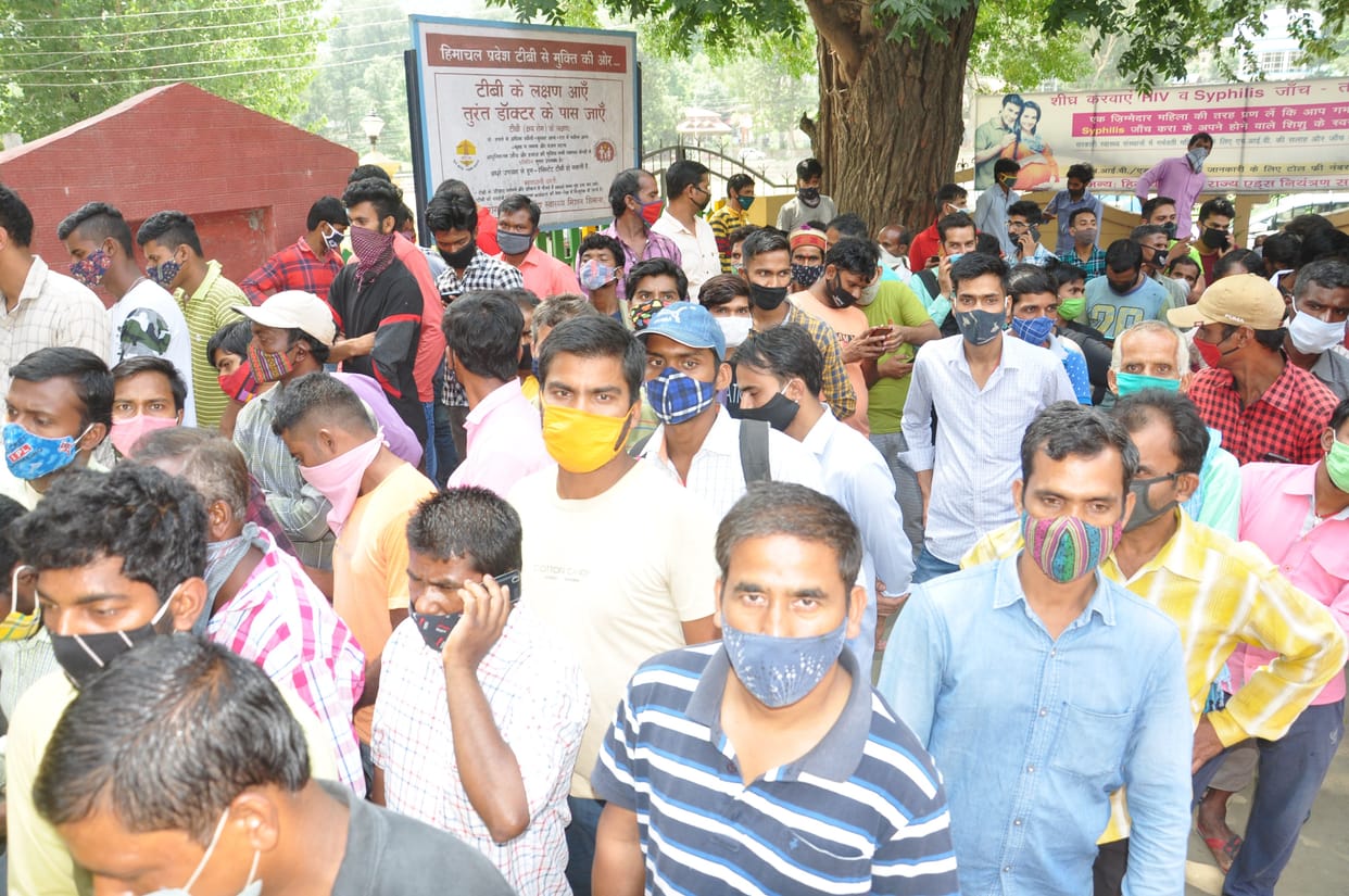 Scuffle for vaccination, police called
