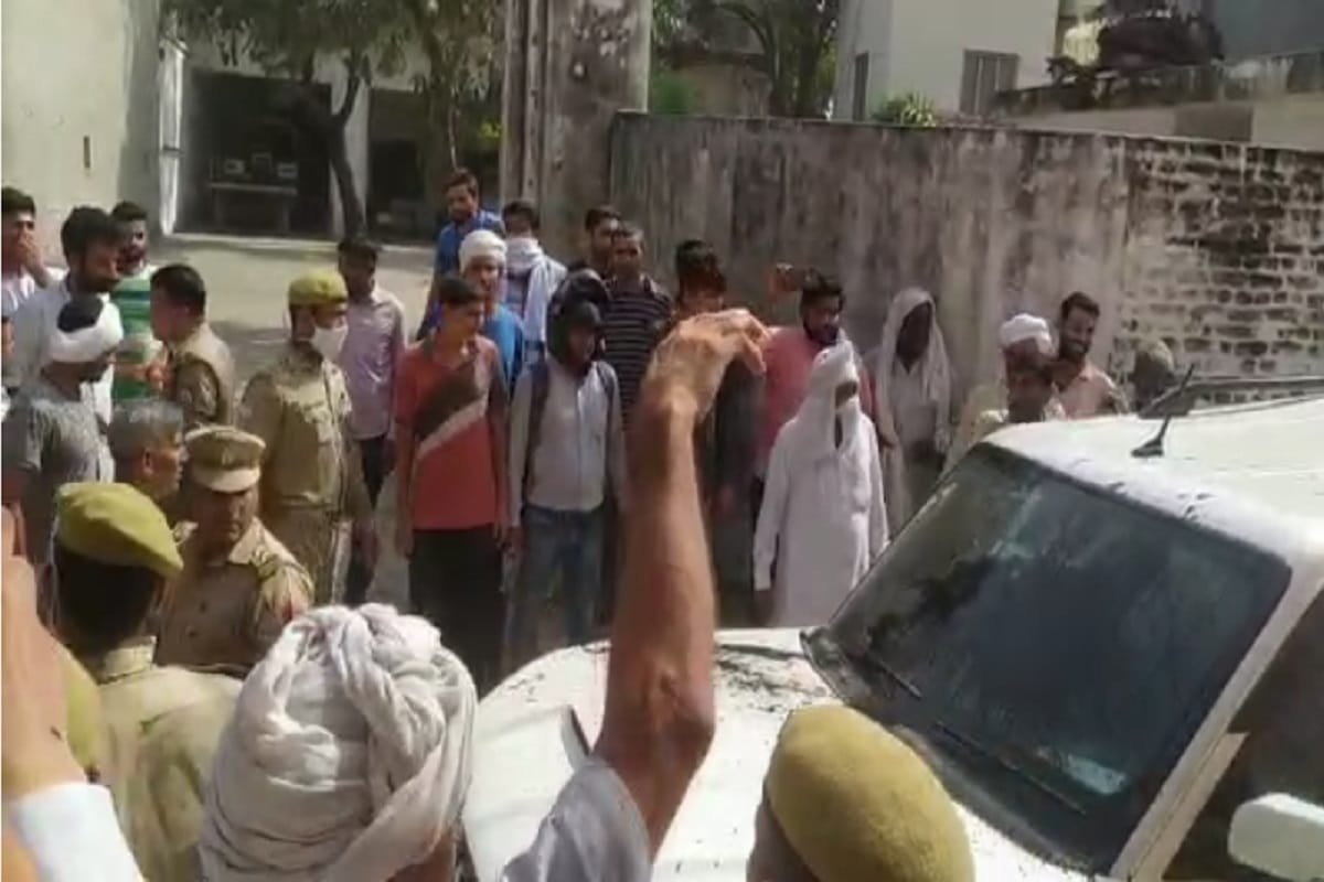 Muzaffarnagar News: attacked on BJP MLA Umesh Malik in village of Rakesh Tikait and ruckus in police station