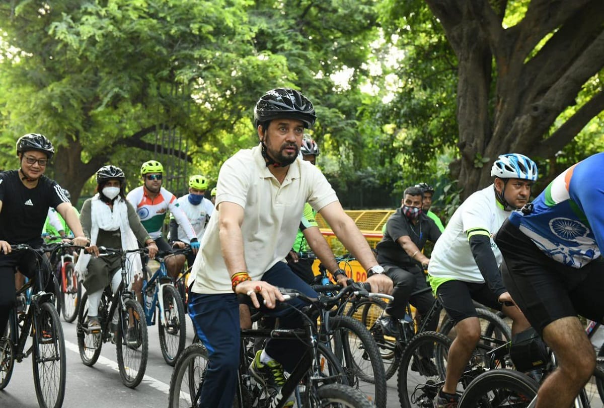 Amrit Mahotsav of Azadi Health Ministry awareness campaign union ministers Anurag Thakur Mansukh Mandaviya and Kiren Rijiju participated Pedal for Health Prgramme watch video