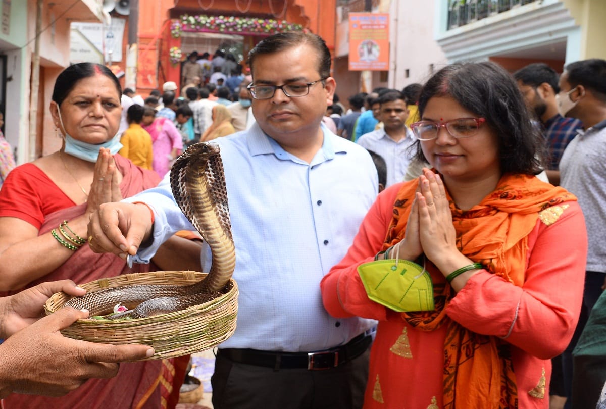 Nagdev worshiped on Nag Panchami, crowd gathered at Nagvasuki temple and Takshatirtha