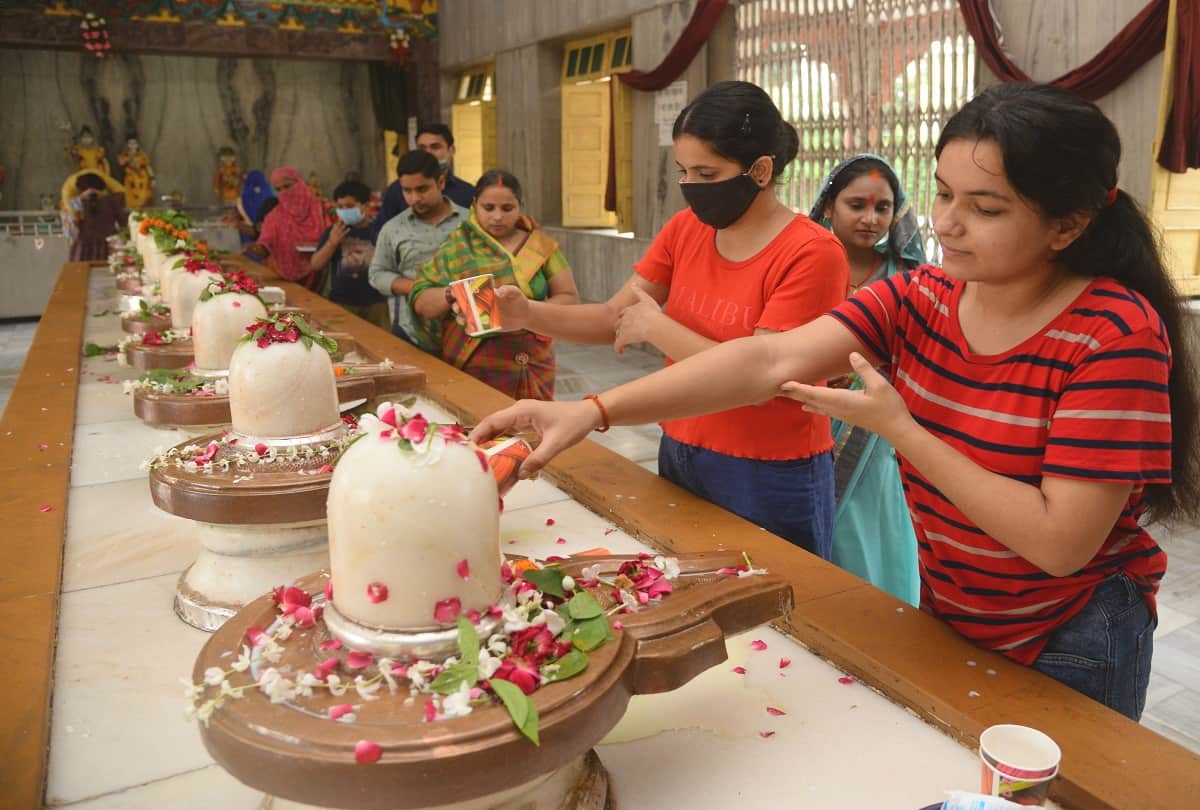 Huge crowd gathered in Shiv temples on the last Monday of Sawan
