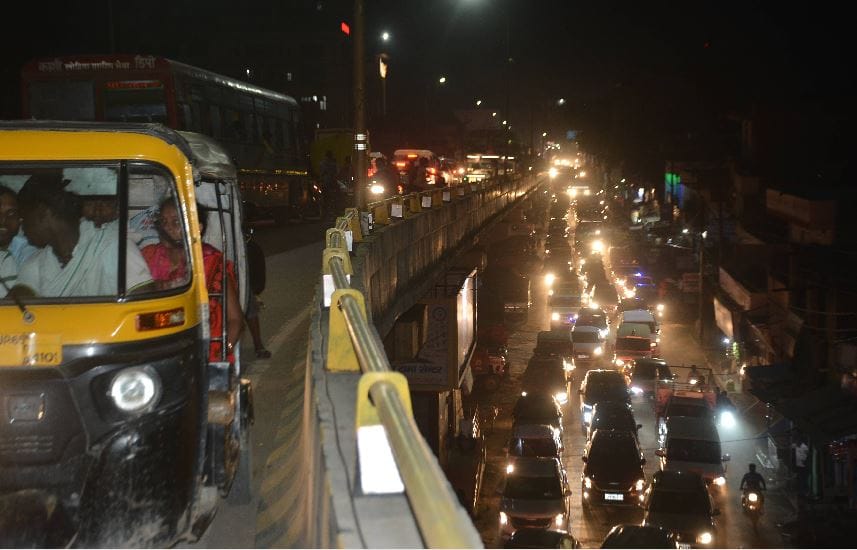 Heavy traffic jam in Varanasi, efforts of traffic department insufficient