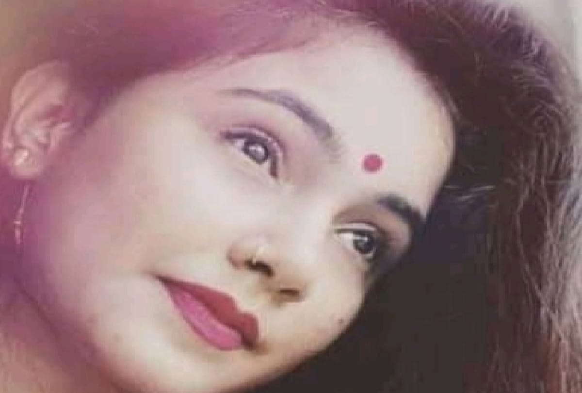 Bhojpuri actress Trishakar Madhu is getting trolled on social media after her private MSS video is got leaked