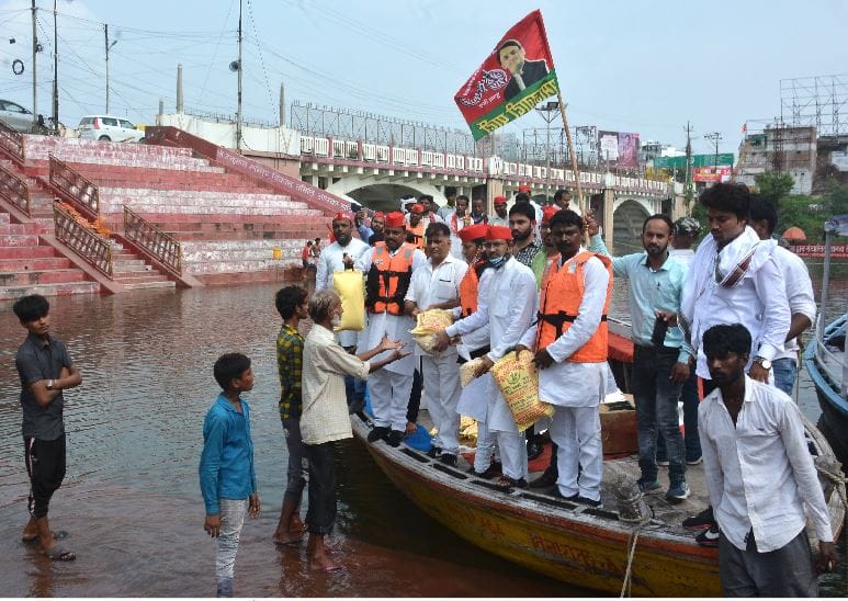 flood in Varanasi Reduction started in Ganga flowing above danger mark