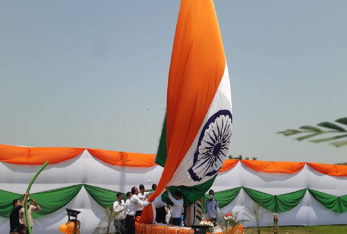 Independence Day: 100 feet high tricolour hoisted at GL Bajaj Group Of Institutions in Mathura