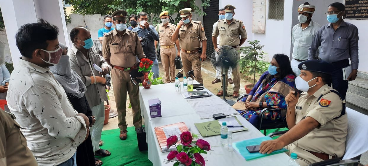Aligarh: DM-SSP settled two complaints, sent two to family counseling center